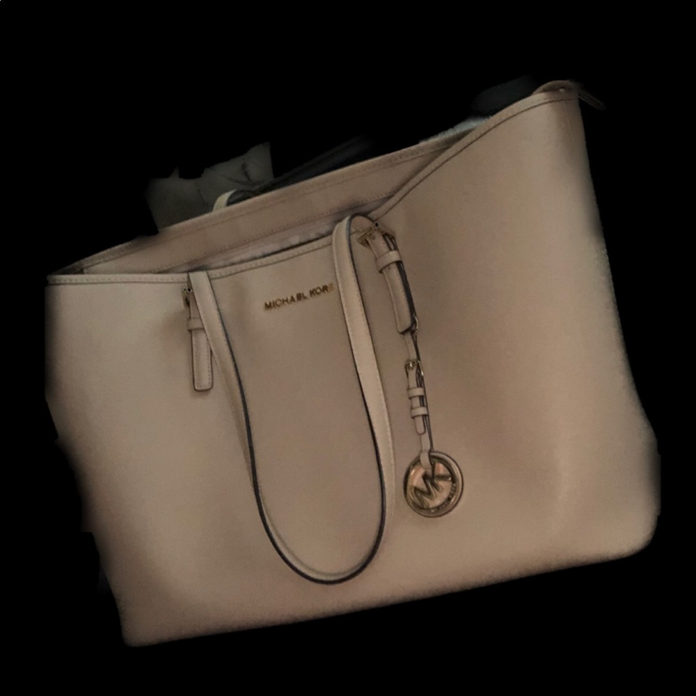 Michael Kors Jet Set Travel Medium Tote Bag